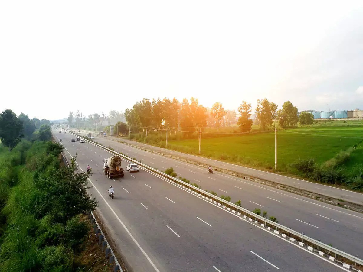 3951 km highways constructed in apr sept ministry
