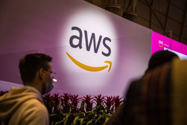 aws adds user monitoring and a b testing to cloudwatch