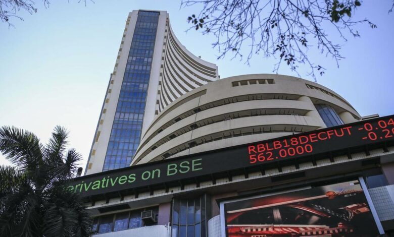 sensex sinks 621 points amid global sell-off