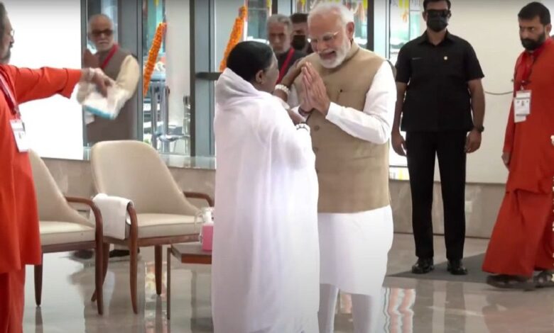 pm modi inaugurated india’s largest private hospital. here are the 10 essential points.