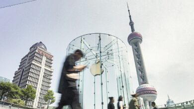 why apple can't quit china