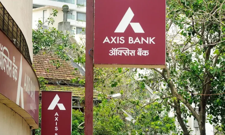 as non-retail investors begin to amass for a government share, axis bank is down 3%.