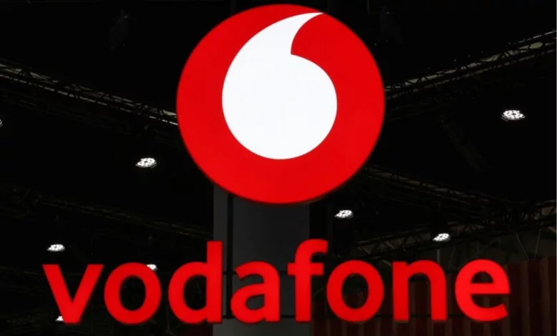 vodafone is planning to cut around 1000 jobs in italy as part of a bigger cost-cutting effort.