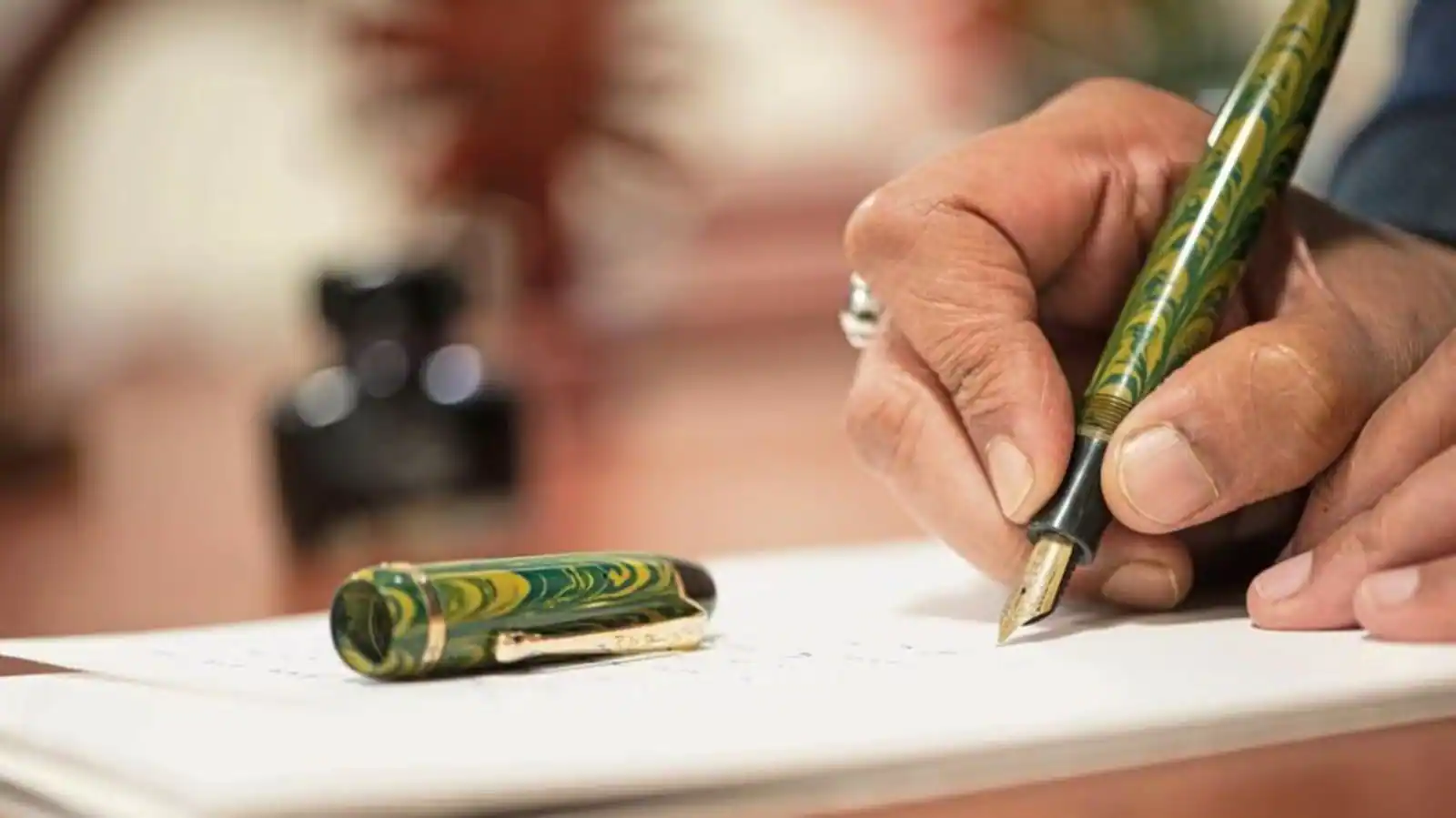 Marker for writing on nearly any surface: All about the uses of universal  pens