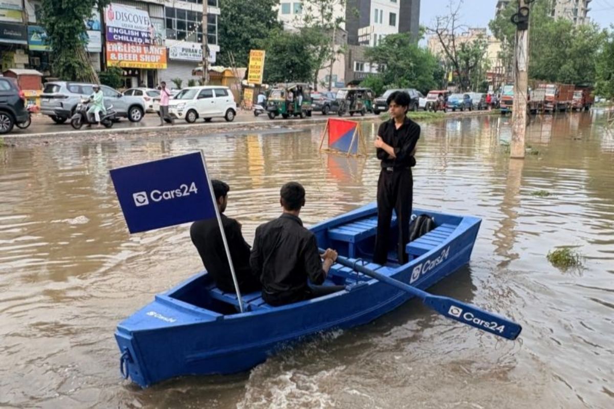 Boat On The Road- When A Marketing Stunt Reveals The Truth!