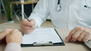 How to Choose the Right Health Insurance Plan for Your Parents?