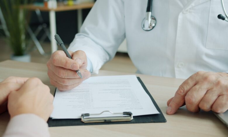 How to Choose the Right Health Insurance Plan for Your Parents?
